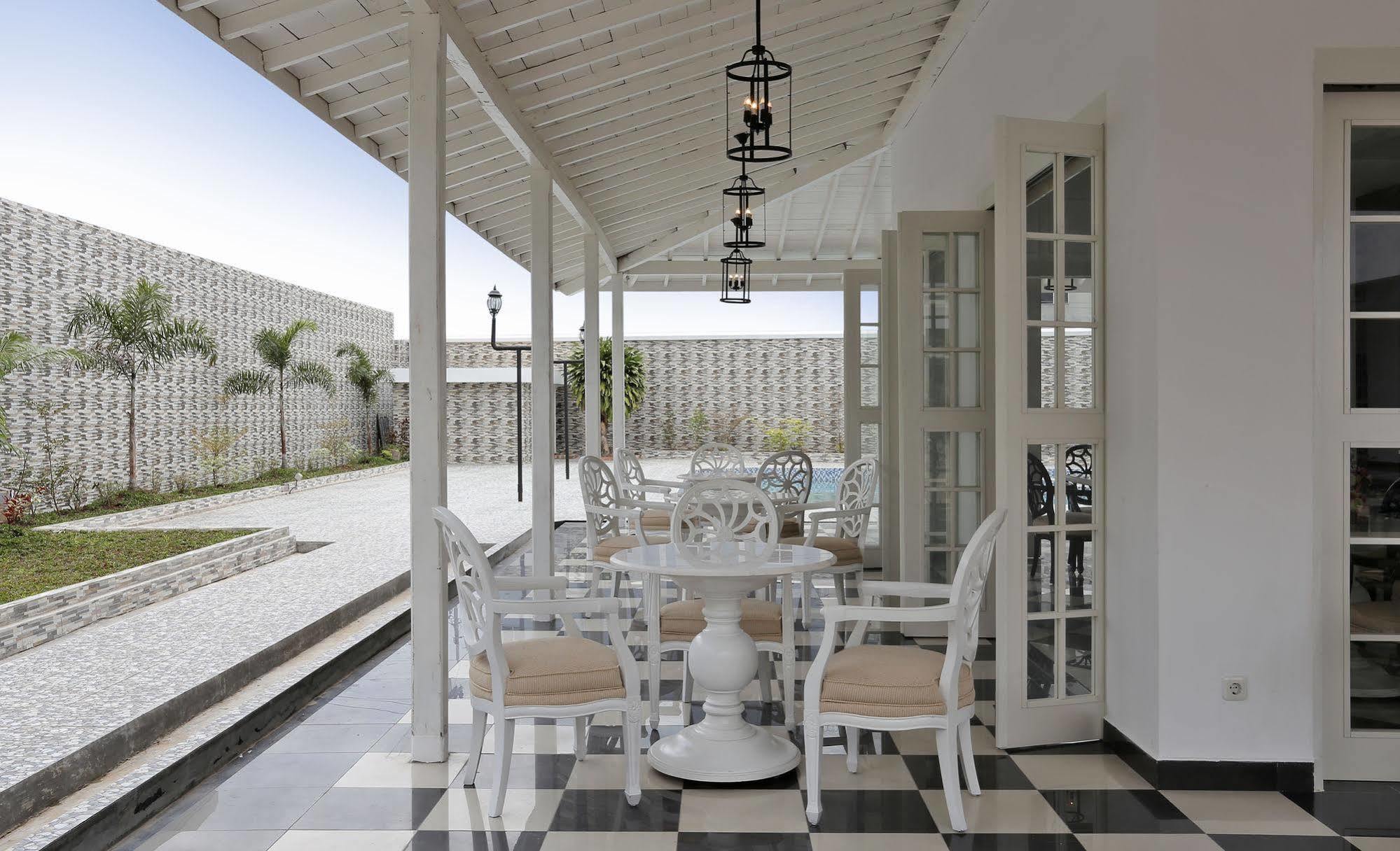 Menumbing Heritage Hotel Pangkal Pinang Exterior foto
